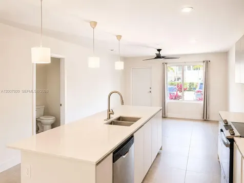 2505 NE 193rd Street Miami FL 33180