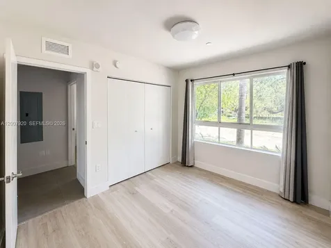 2505 NE 193rd Street Miami FL 33180