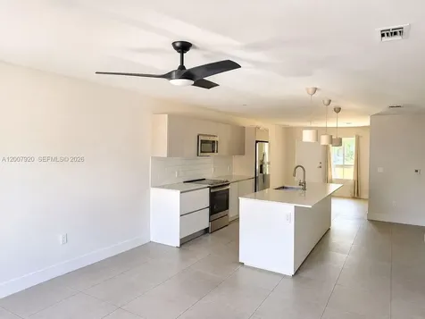 2505 NE 193rd Street Miami FL 33180