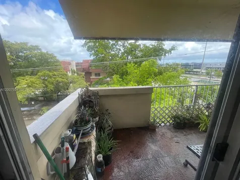 680 Miller Drive Miami Springs FL 33166
