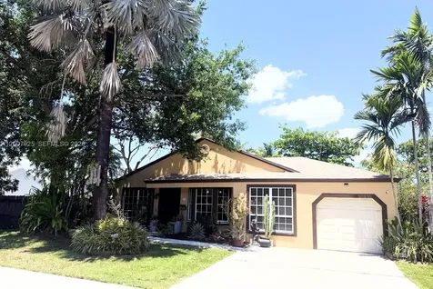 13541 SW 10th Place Davie FL 33325