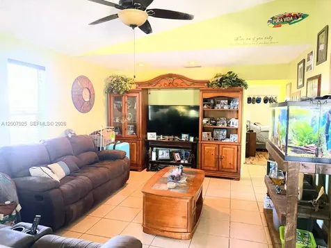 13541 SW 10th Place Davie FL 33325