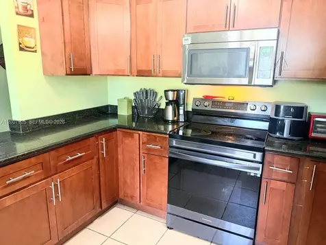 13541 SW 10th Place Davie FL 33325