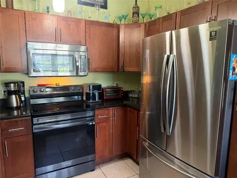 13541 SW 10th Place Davie FL 33325