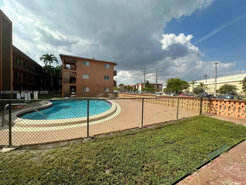 2330 NW 11th Street Miami FL 33125