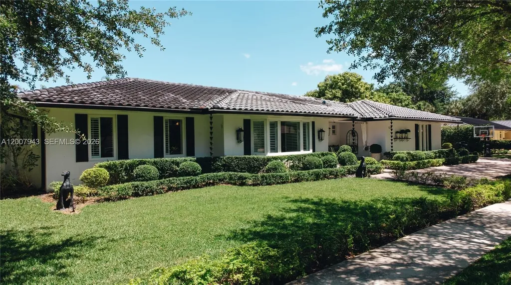 16241 W Troon Circle Miami Lakes FL 33014