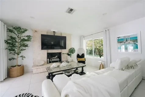 16241 W Troon Circle Miami Lakes FL 33014