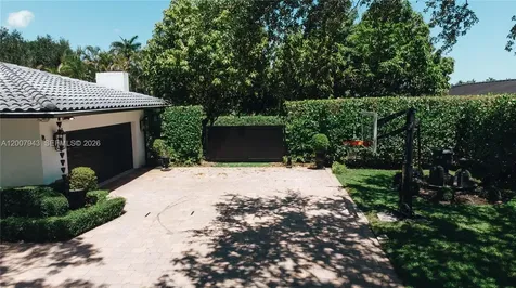 16241 W Troon Circle Miami Lakes FL 33014