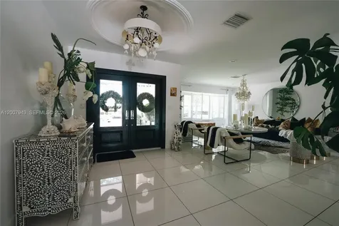 16241 W Troon Circle Miami Lakes FL 33014