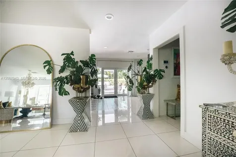 16241 W Troon Circle Miami Lakes FL 33014