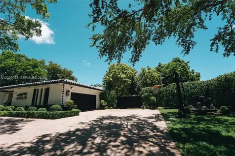 16241 W Troon Circle Miami Lakes FL 33014