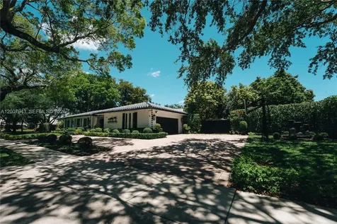 16241 W Troon Circle Miami Lakes FL 33014