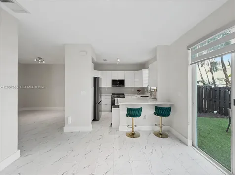 7876 NW 109th Path Doral FL 33178