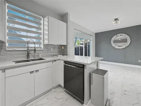 7876 NW 109th Path Doral FL 33178