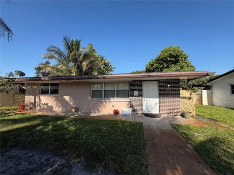 1160 NW 77th Way Pembroke Pines FL 33024