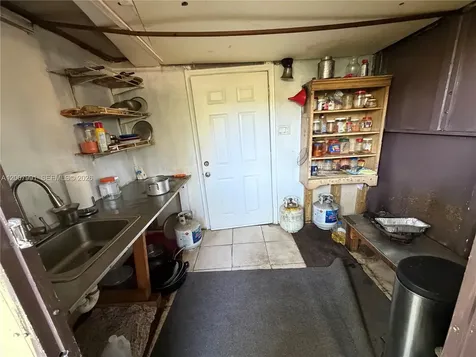 1160 NW 77th Way Pembroke Pines FL 33024