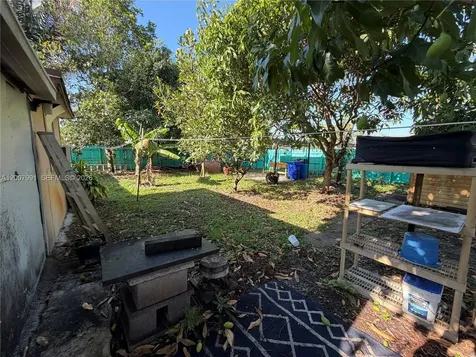 1160 NW 77th Way Pembroke Pines FL 33024