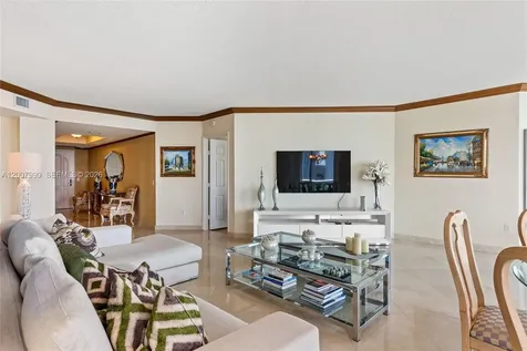 3370 Hidden Bay Drive Aventura FL 33180