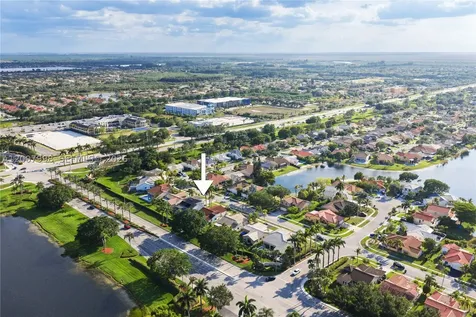 131 NW 187th Avenue Pembroke Pines FL 33029