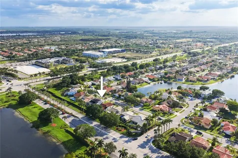 131 NW 187th Avenue Pembroke Pines FL 33029