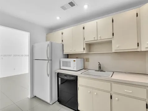 300 Bayview Drive Sunny Isles Beach FL 33160
