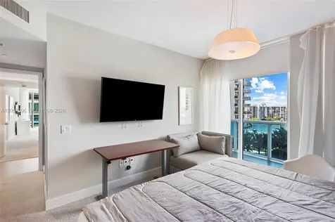 2711 S Ocean Drive Hollywood FL 33019