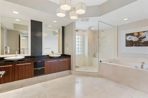 2711 S Ocean Drive Hollywood FL 33019