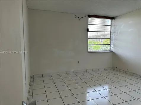 802 NW 87th Avenue Miami FL 33172