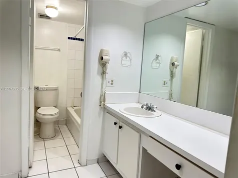 802 NW 87th Avenue Miami FL 33172