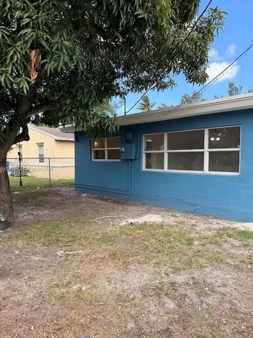 809 NW 12th Avenue Fort Lauderdale FL 33311