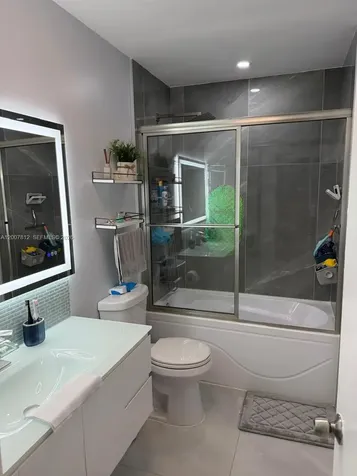 6580 W 24th Court Hialeah FL 33016