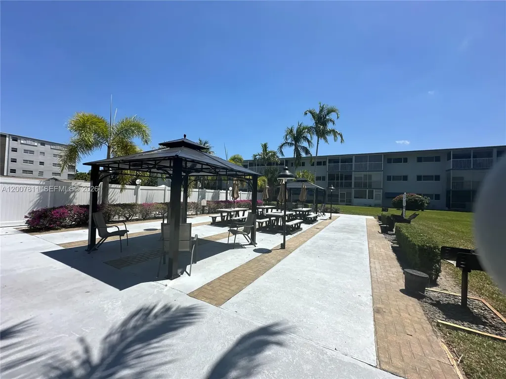 1001 Hillcrest Court Hollywood FL 33021