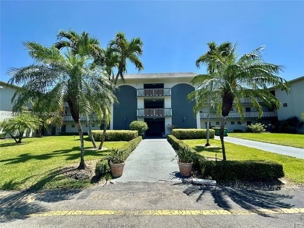 1001 Hillcrest Court Hollywood FL 33021