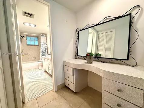 1001 Hillcrest Court Hollywood FL 33021