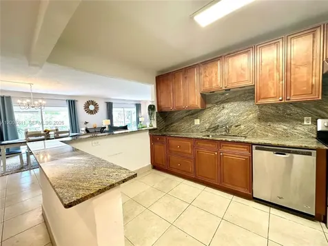 1001 Hillcrest Court Hollywood FL 33021
