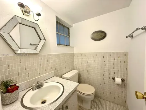 1001 Hillcrest Court Hollywood FL 33021