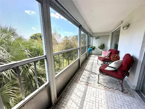 1001 Hillcrest Court Hollywood FL 33021