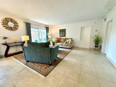 1001 Hillcrest Court Hollywood FL 33021