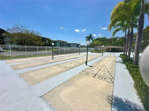 1001 Hillcrest Court Hollywood FL 33021