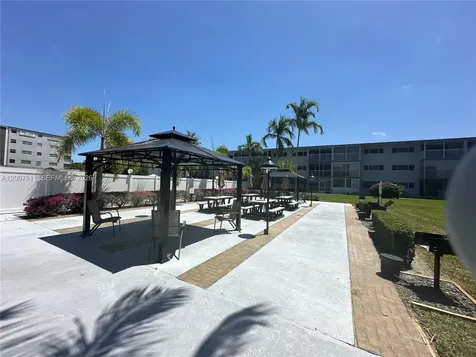 1001 Hillcrest Court Hollywood FL 33021