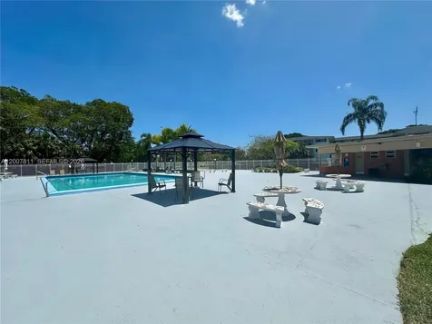 1001 Hillcrest Court Hollywood FL 33021