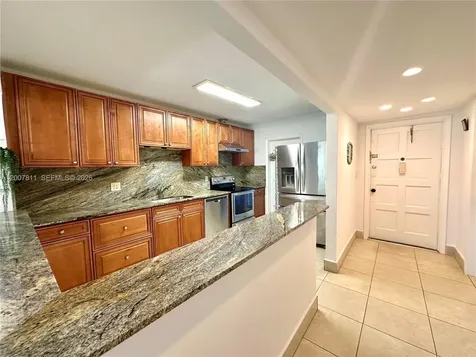 1001 Hillcrest Court Hollywood FL 33021