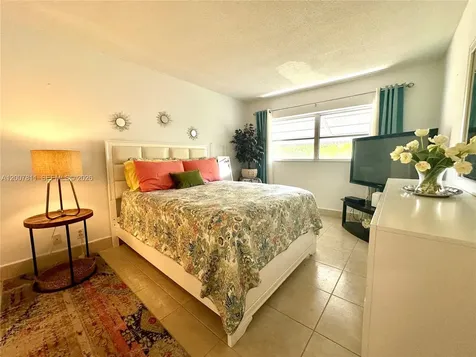 1001 Hillcrest Court Hollywood FL 33021