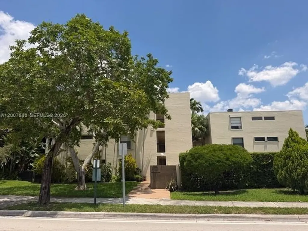 709 Curtiss Parkway Miami Springs FL 33166