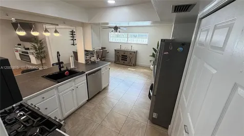 9431 NW NW 24th Street Sunrise FL 33322