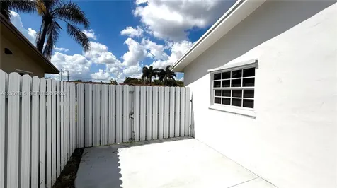 9431 NW NW 24th Street Sunrise FL 33322