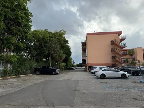 1910 W 56th Street Hialeah FL 33012