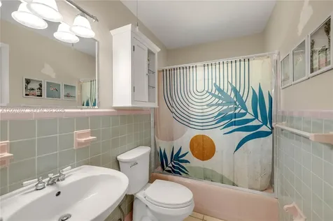4051 NE 17th Terrace Pompano Beach FL 33064