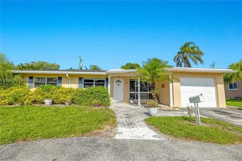 4051 NE 17th Terrace Pompano Beach FL 33064