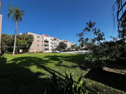 8411 NW 8th Street Miami FL 33126